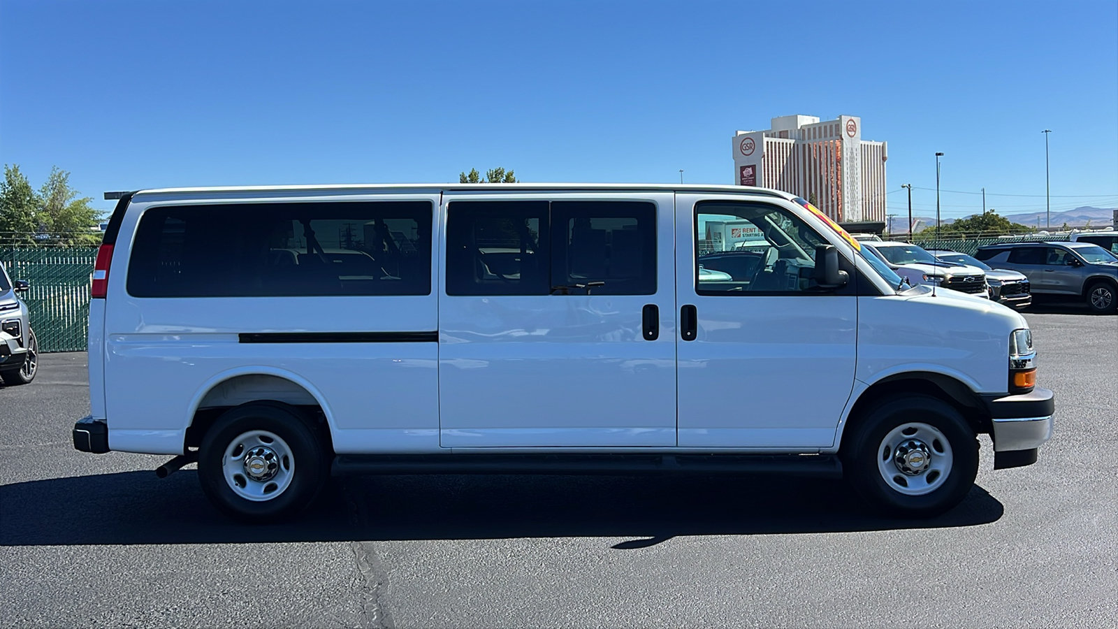 Certified 2025 Chevrolet Express 3500 LT w/ LT Preferred Equipment Group RWD image 4
