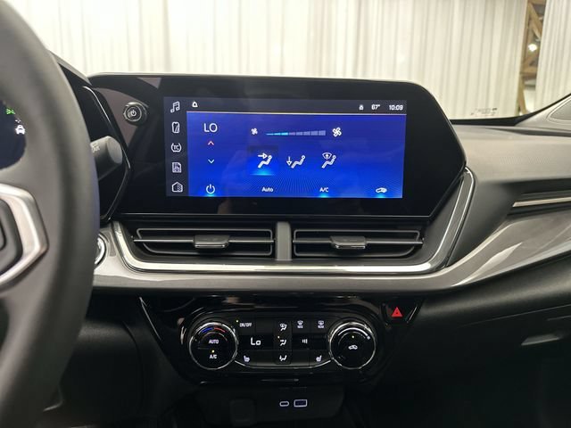 New 2026 Chevrolet Trax ACTIV w/ Driver Confidence Package FWD image 17