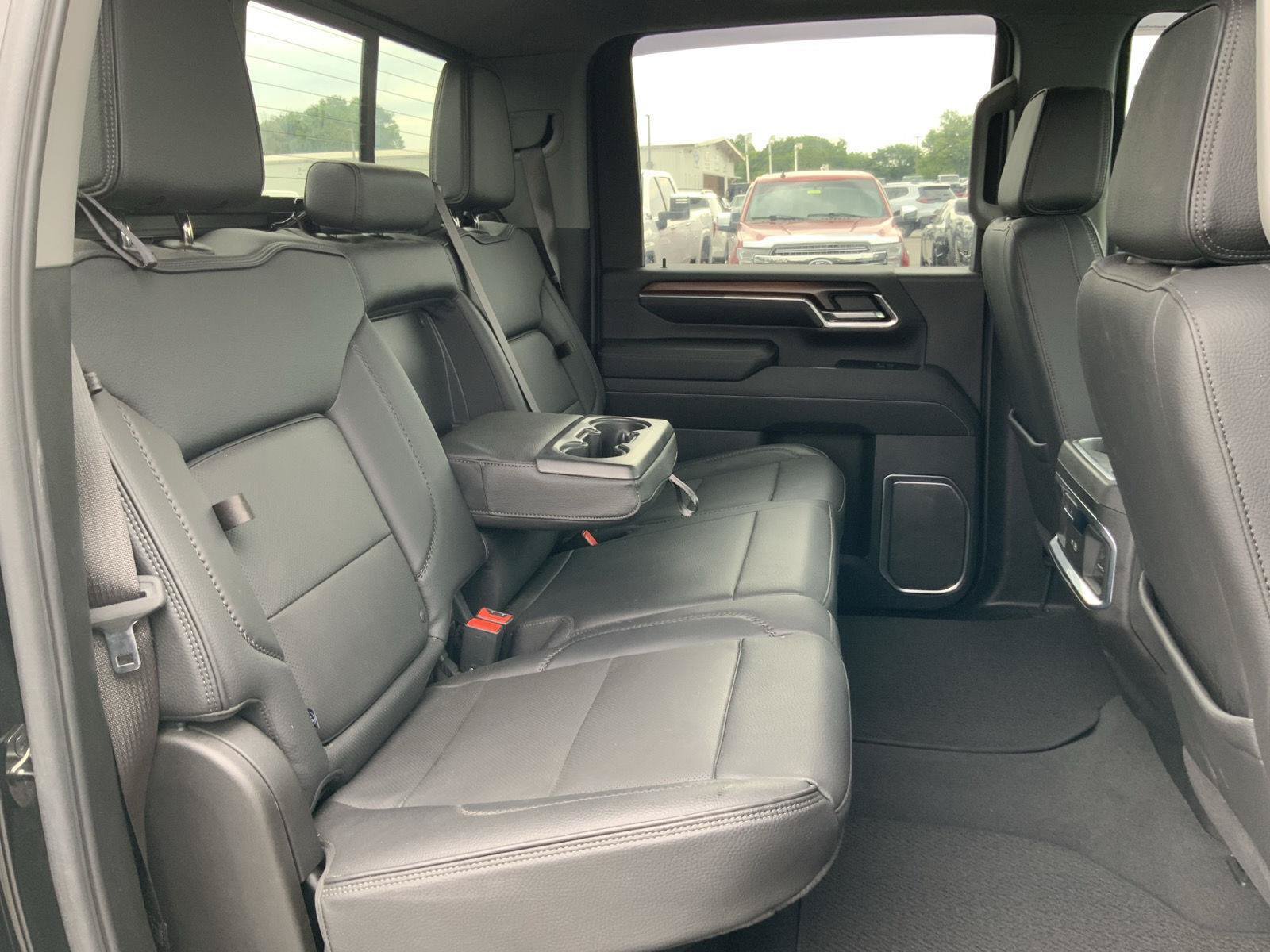 Used 2024 GMC Sierra 3500 Denali w/ Denali Reserve Package AWD/4WD image 64