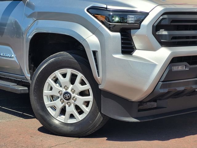 Certified 2024 Toyota Tacoma SR5 AWD/4WD image 4