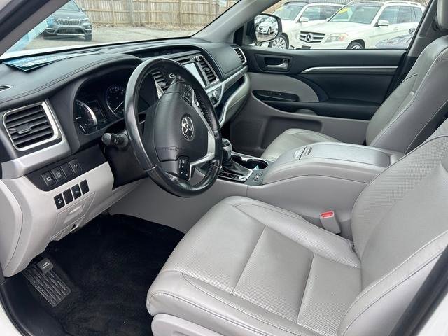 Used 2018 Toyota Highlander Limited AWD/4WD image 4