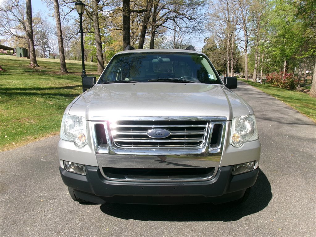 Used 2008 Ford Explorer Sport Trac XLT RWD image 2
