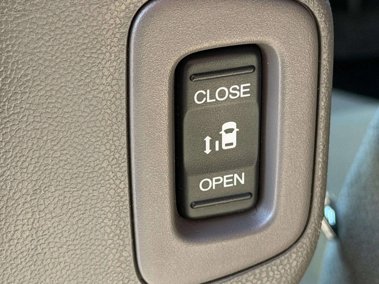 Used 2011 Honda Odyssey EX image 22