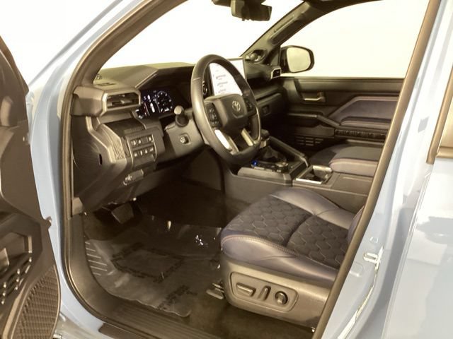 Used 2026 Toyota 4Runner Platinum AWD/4WD image 30