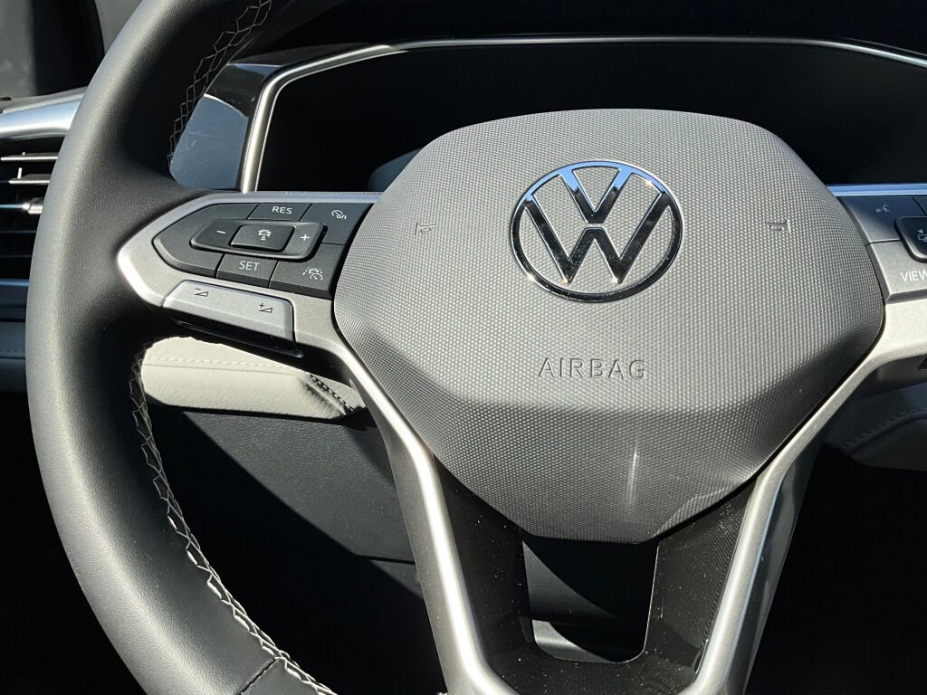 New 2025 Volkswagen Taos SE image 21