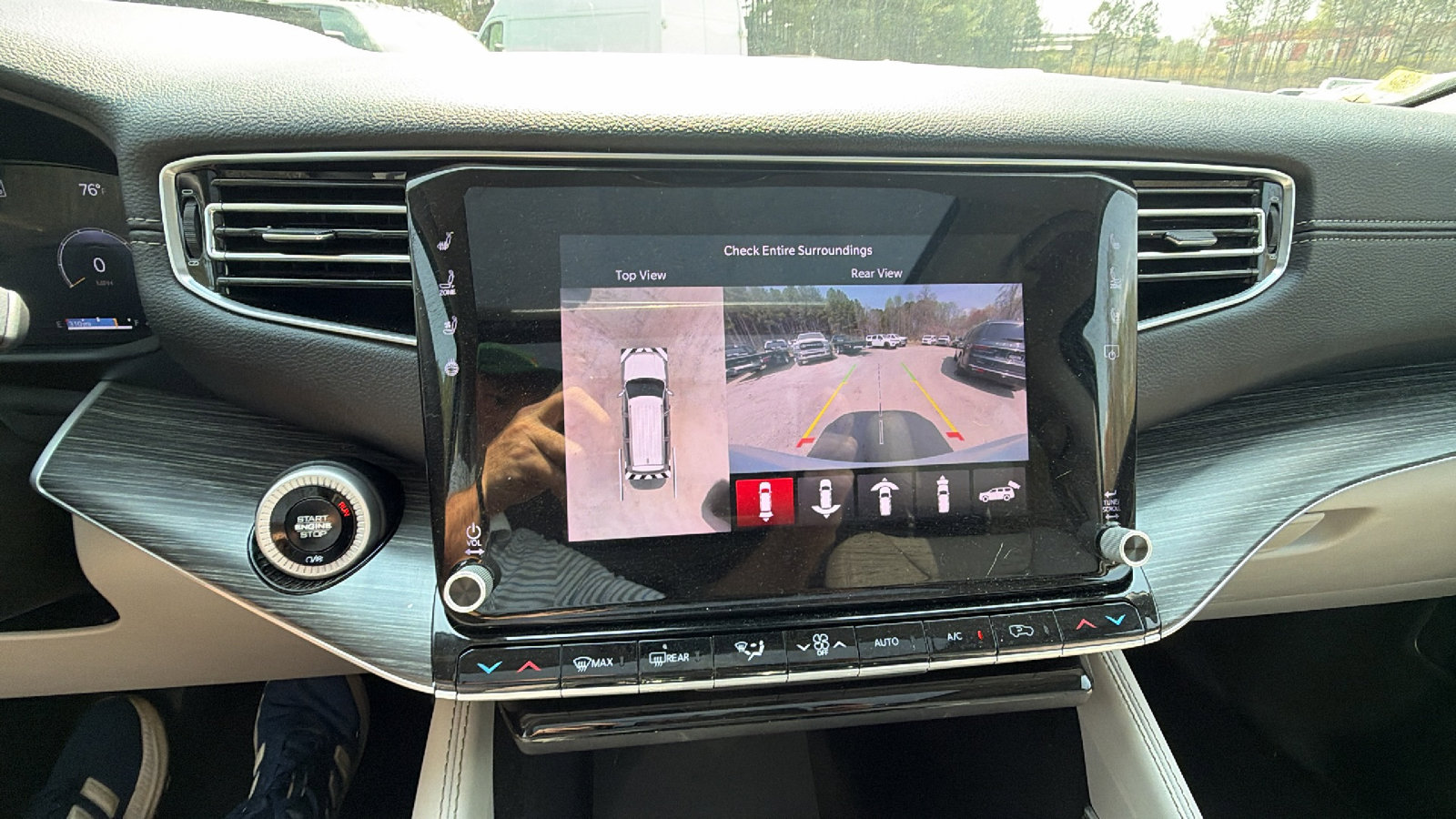 Used 2024 Jeep Wagoneer L Series III w/ Premium Group I image 33