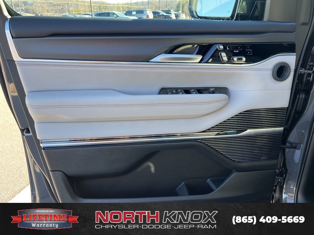 New 2026 Jeep Grand Wagoneer Summit image 5