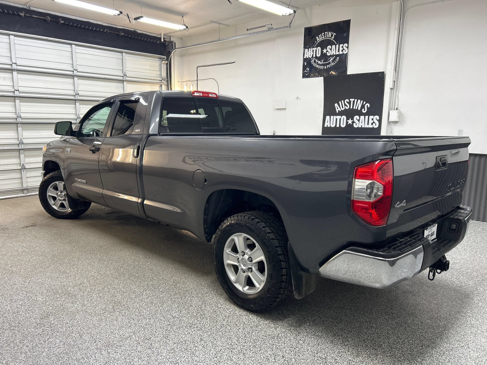 Used 2014 Toyota Tundra SR5 AWD/4WD image 4