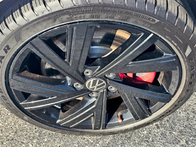 Used 2023 Volkswagen GTI SE FWD image 6