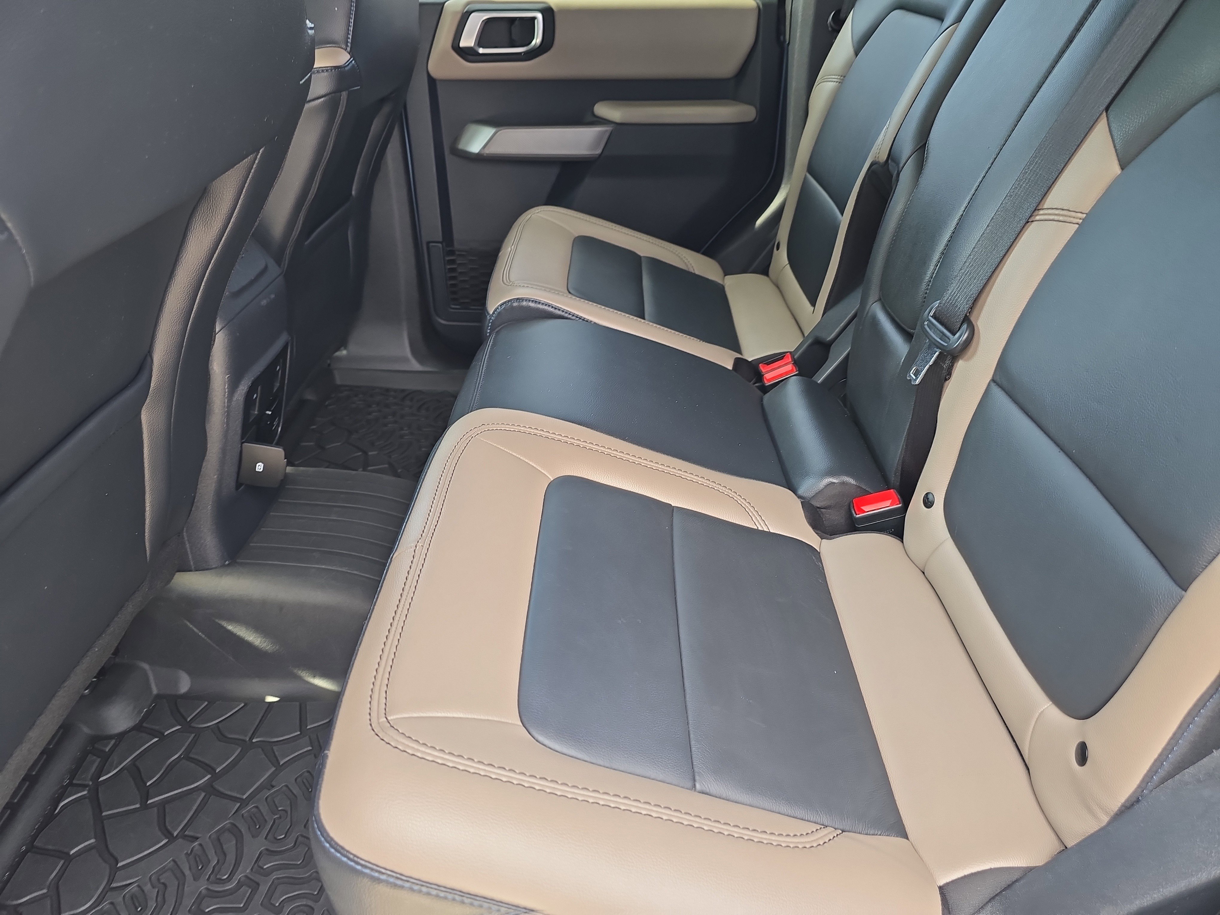 Used 2023 Ford Bronco Wildtrak image 16