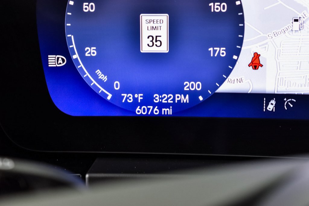 Certified 2025 Porsche Macan 4S Electric w/ Premium Package image 12