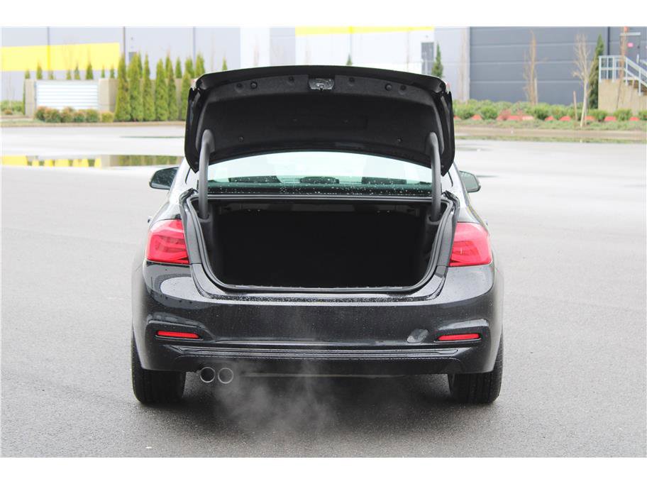 Used 2018 BMW 330i xDrive Sedan image 32