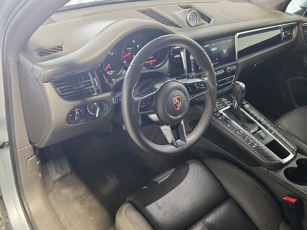 Used 2019 Porsche Macan AWD/4WD image 4
