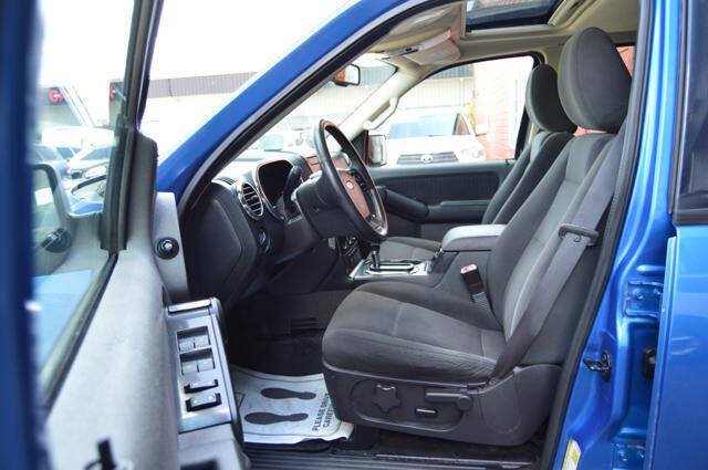 Used 2010 Ford Explorer Sport Trac XLT AWD/4WD image 12