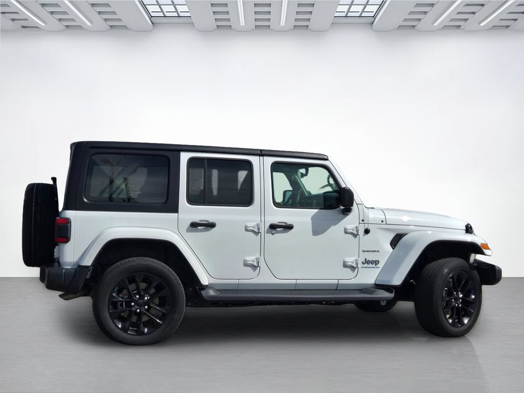 Used 2023 Jeep Wrangler Unlimited Sahara AWD/4WD image 3