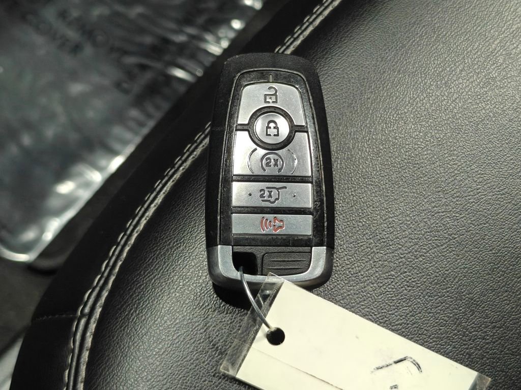 Used 2021 Ford Explorer XLT w/ Equipment Group 202A image 12