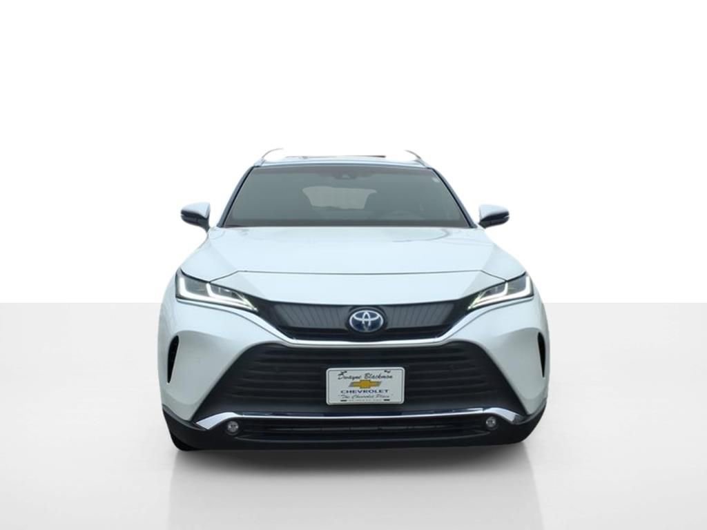 Used 2024 Toyota Venza XLE image 8