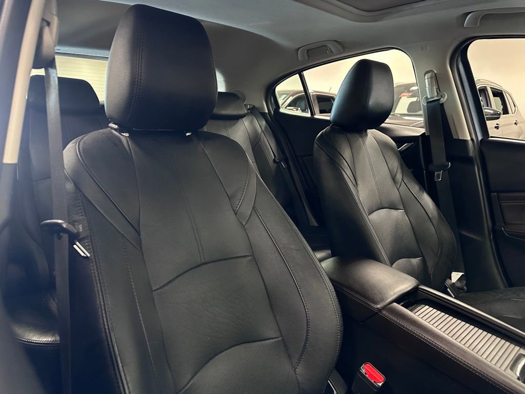 Used 2018 MAZDA MAZDA3 Grand Touring w/ Premium Equipment Package image 31