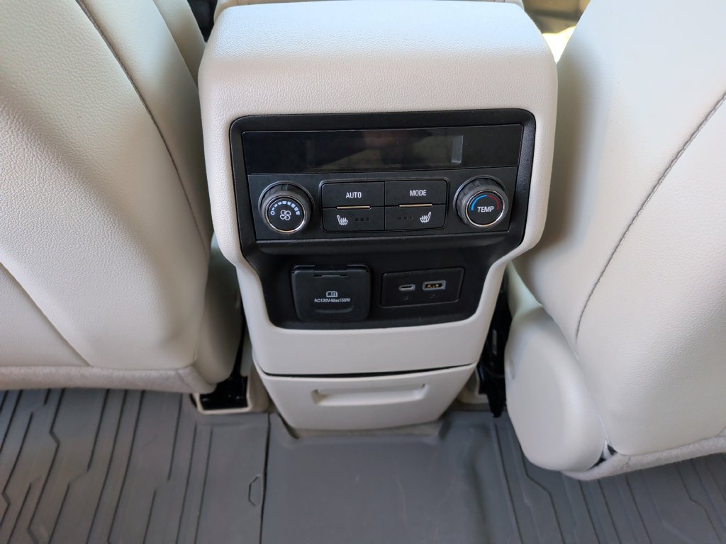 Used 2023 GMC Acadia Denali w/ Denali Ultimate Package AWD/4WD image 19