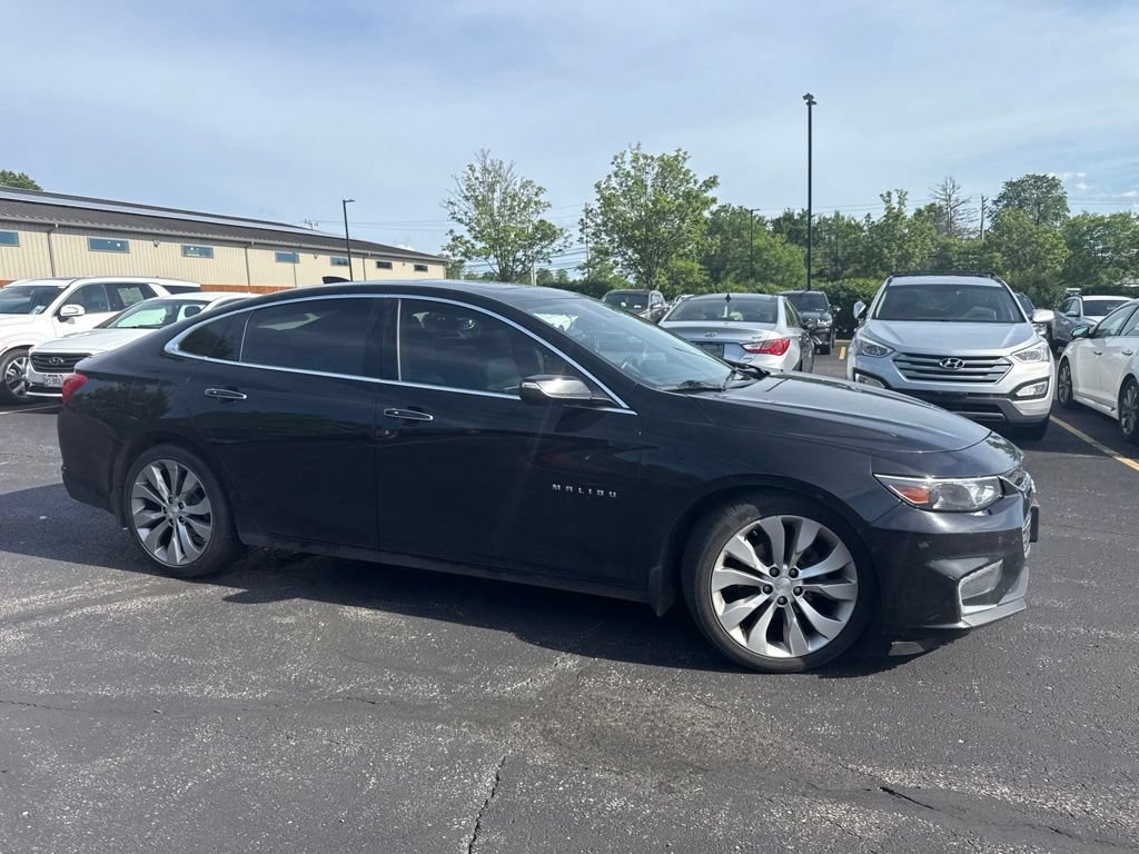 Used 2018 Chevrolet Malibu Premier w/ Premier Sun and Wheel Package FWD image 11