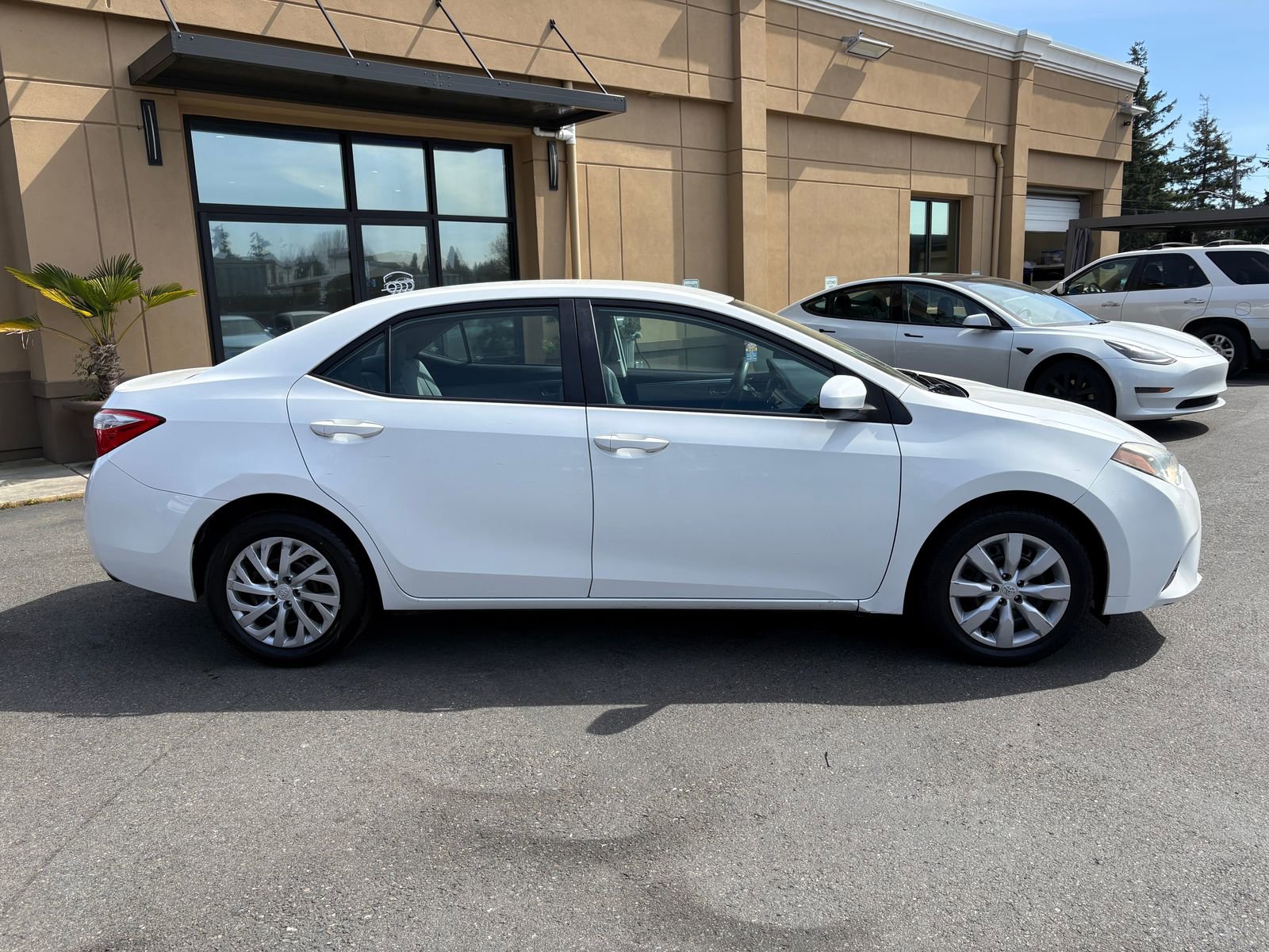 Used 2014 Toyota Corolla LE FWD image 8
