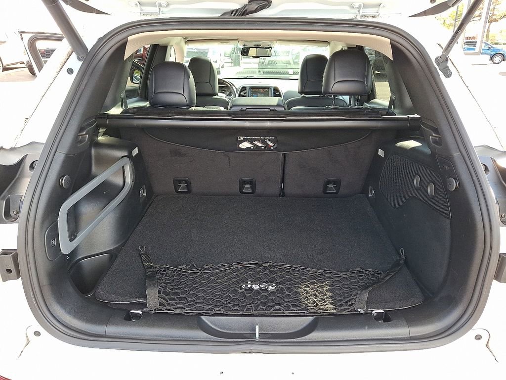 Used 2017 Jeep Cherokee Overland w/ Technology Group image 30