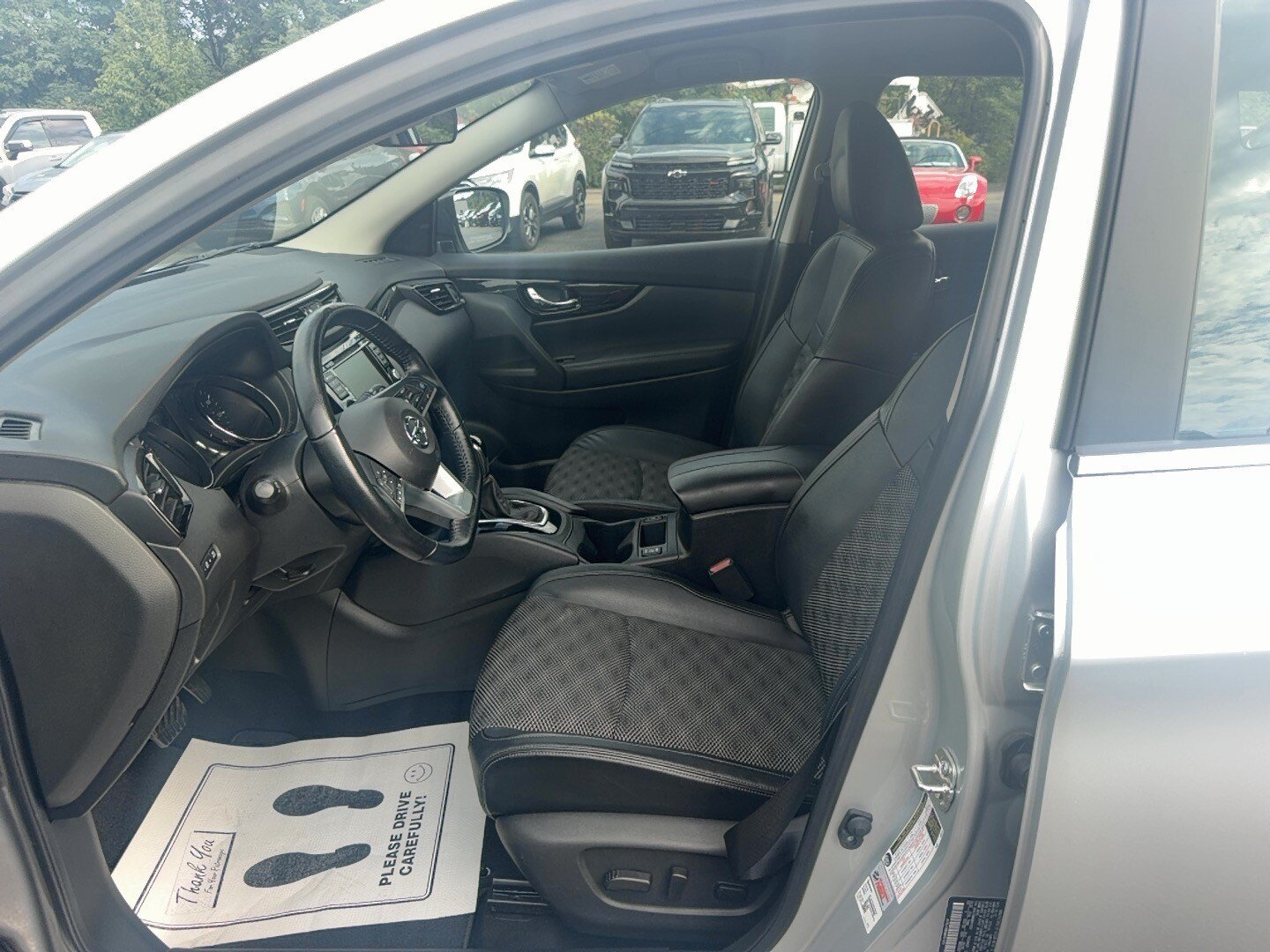 Used 2022 Nissan Rogue Sport SV w/ Technology Package AWD/4WD image 12