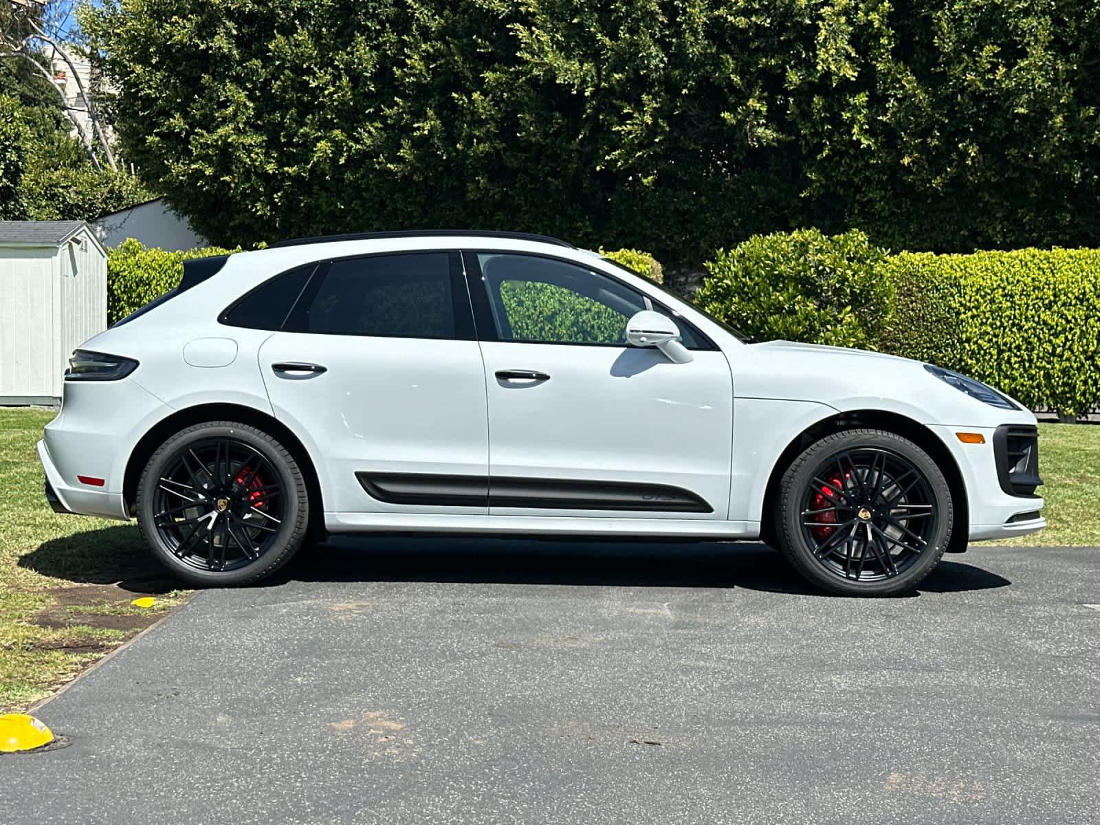 New 2026 Porsche Macan GTS AWD/4WD image 9