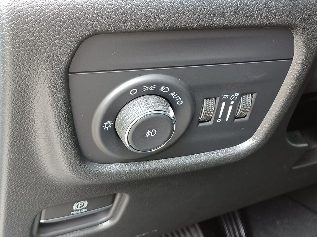 New 2026 Jeep Grand Cherokee L Limited AWD/4WD image 10