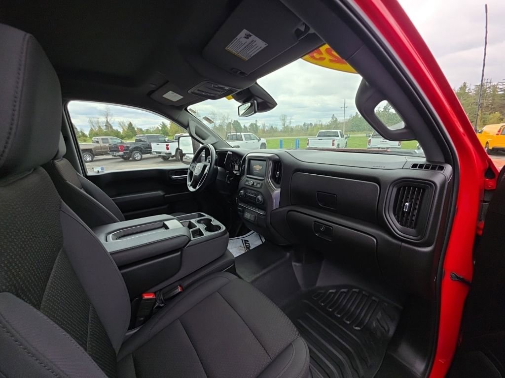 Used 2025 Chevrolet Silverado 2500 W/T AWD/4WD image 17