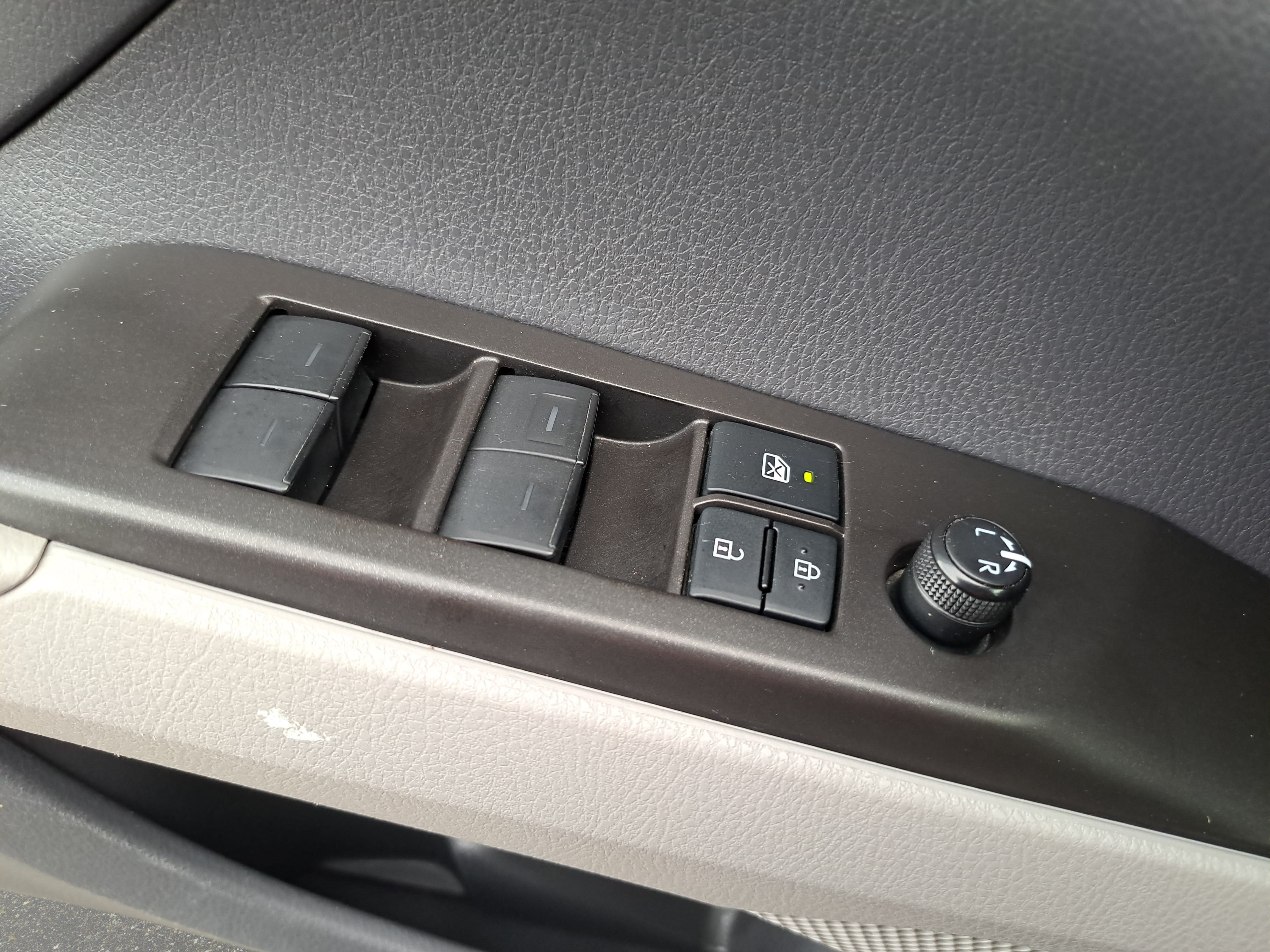 Used 2022 Toyota Camry SE FWD image 26