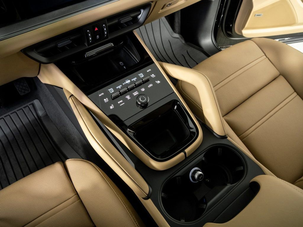 New 2026 Porsche Cayenne Coupe image 18