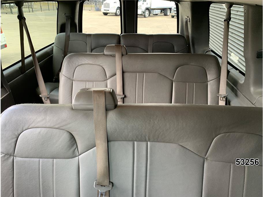Used 2018 Chevrolet Express 2500 LS w/ Driver Convenience Package RWD image 22