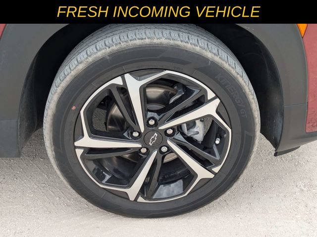 Used 2023 Chevrolet TrailBlazer RS w/ Sun and Liftgate Package FWD image 10