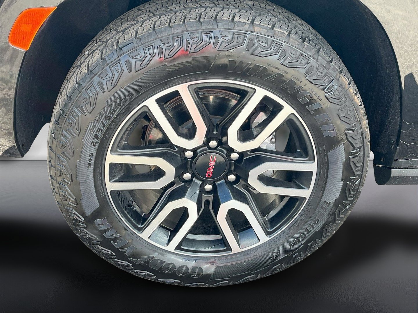 Used 2024 GMC Yukon AT4 AWD/4WD image 34