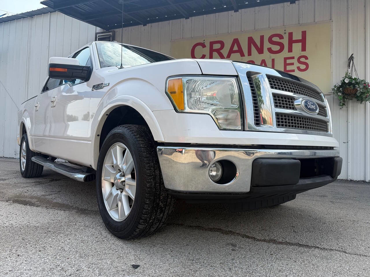 Used 2010 Ford F150 Lariat RWD image 1