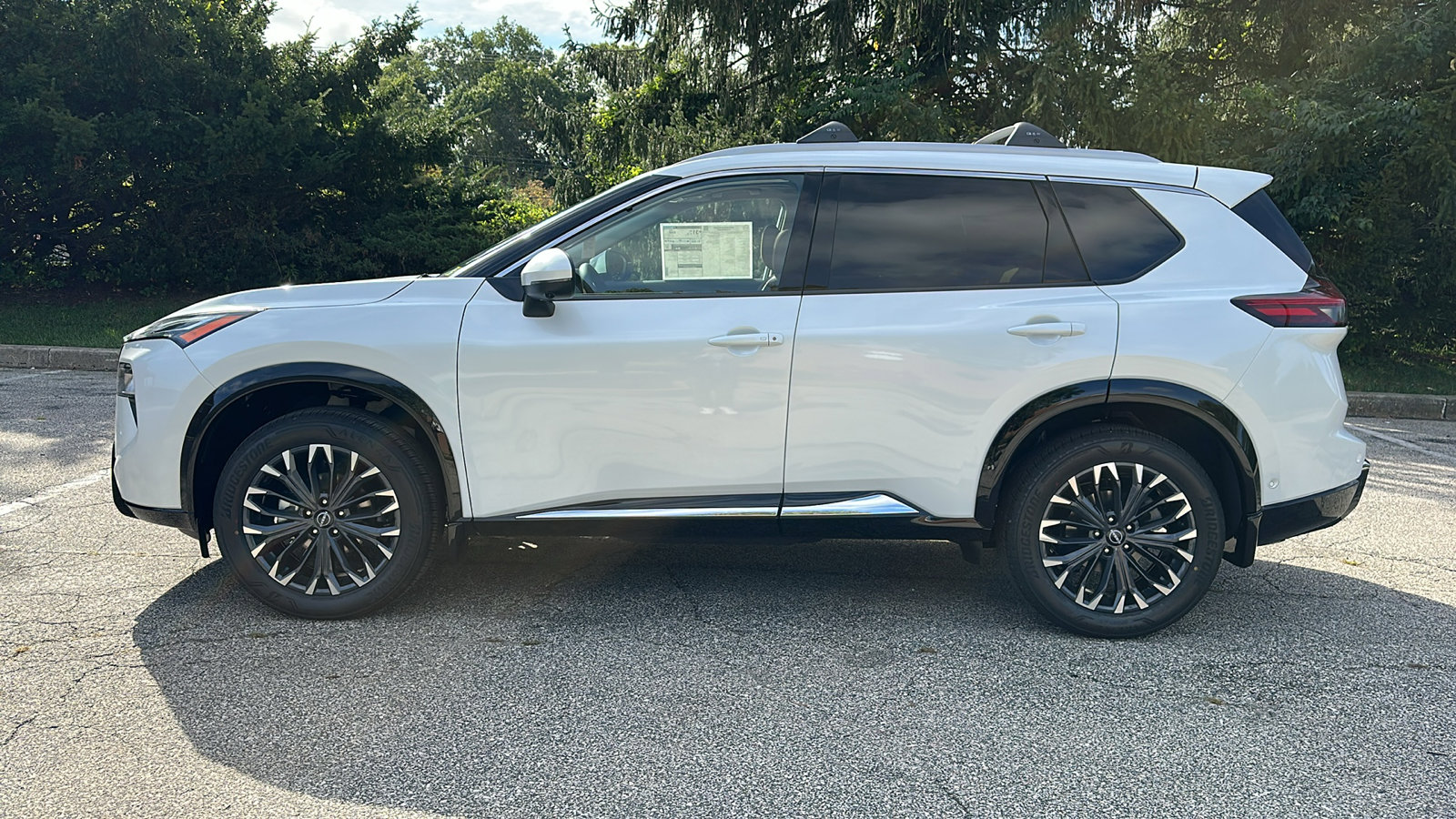 New 2026 Nissan Rogue Platinum image 18