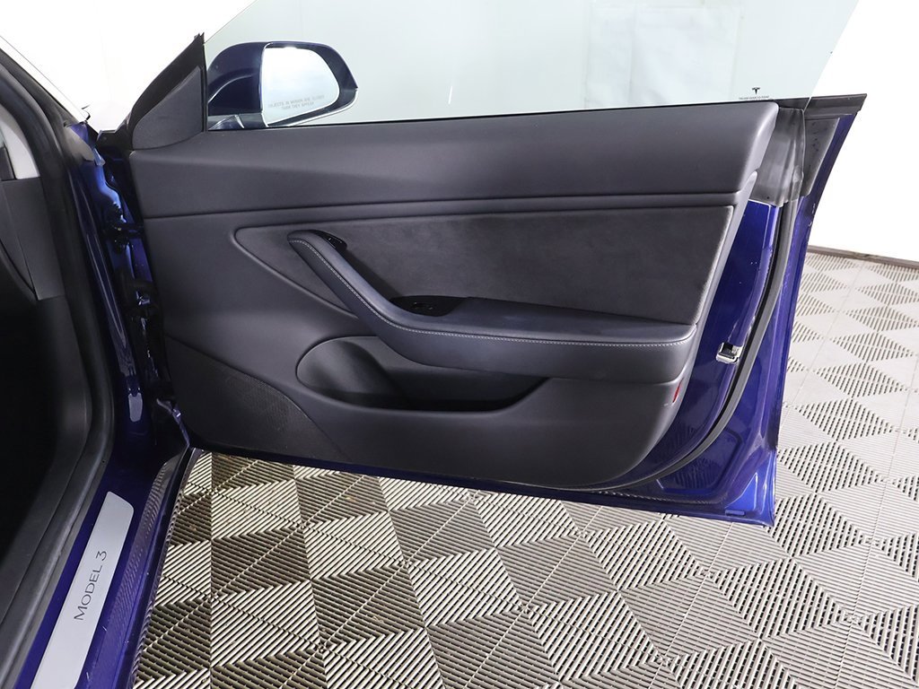 Used 2018 Tesla Model 3 Long Range image 23