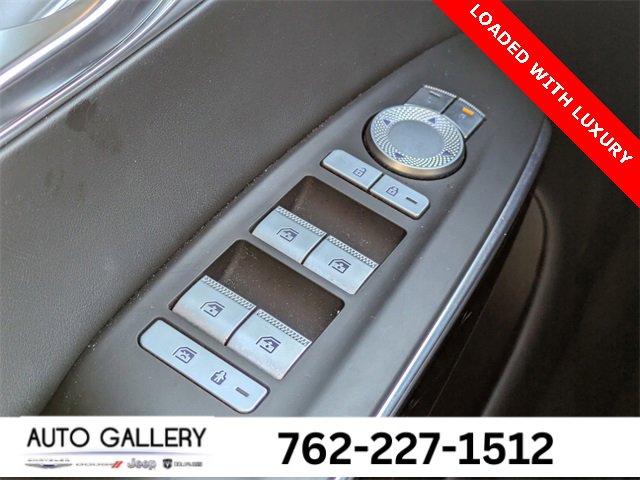 Used 2025 Genesis GV70 2.5T image 26