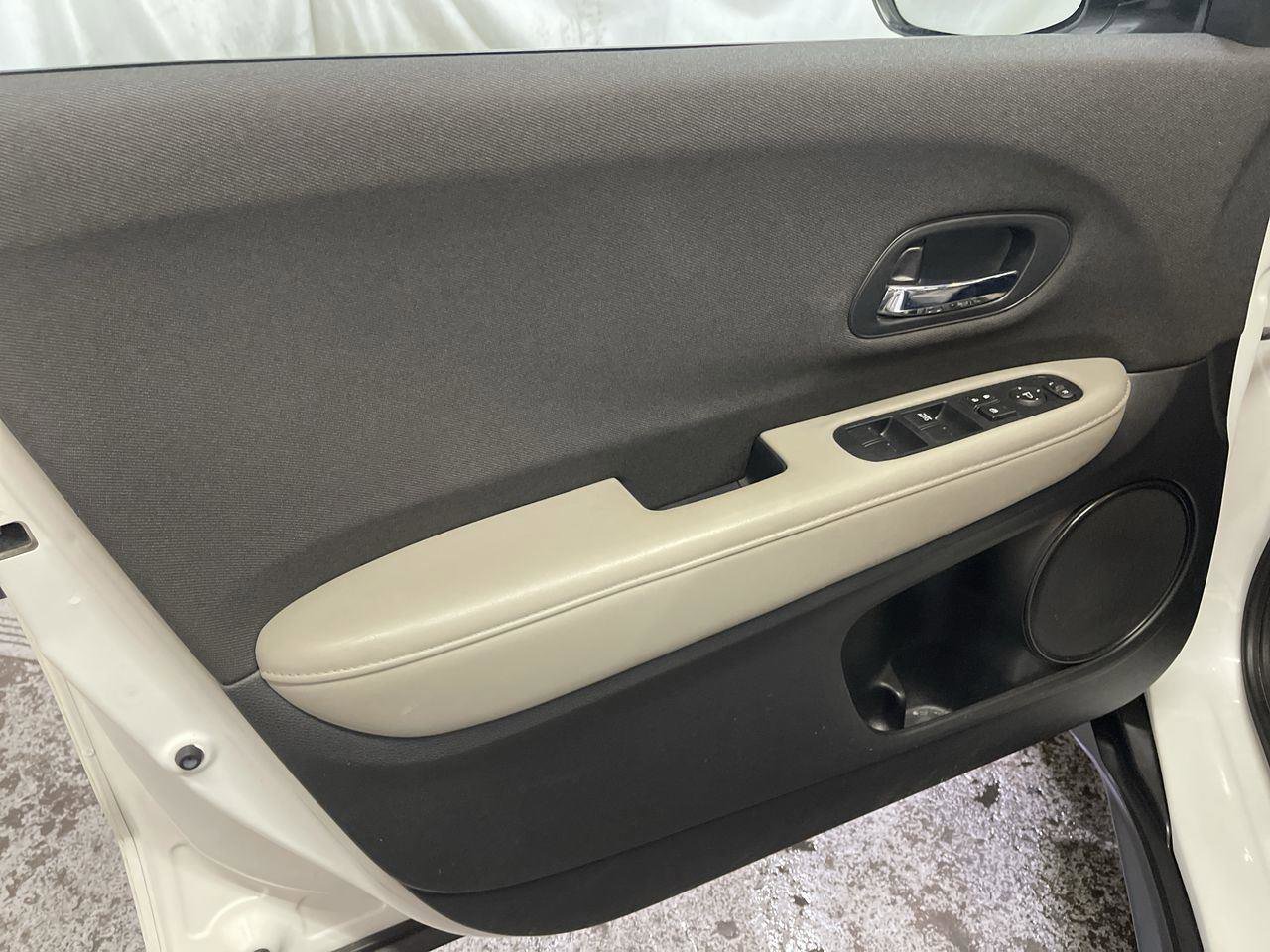 Used 2021 Honda HR-V LX image 13