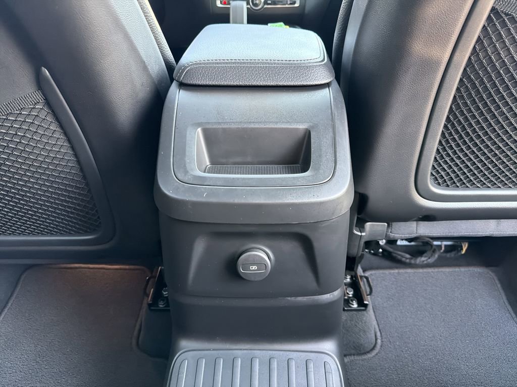 Used 2022 Volvo XC60 T8 Inscription image 21