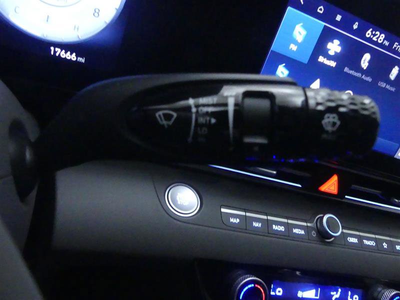 Used 2024 Hyundai Elantra SEL image 16