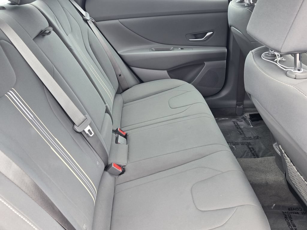 Certified 2025 Hyundai Elantra SEL w/ Cargo Package FWD image 15