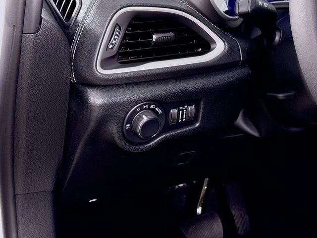 New 2027 Chrysler Pacifica Select FWD image 10