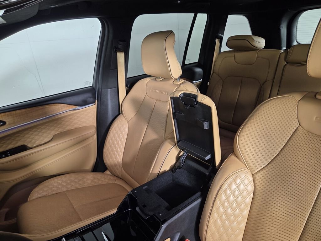Certified 2024 Jeep Grand Cherokee Summit image 23