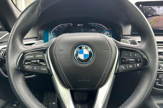 Used 2023 BMW 530e w/ Premium Package image 22