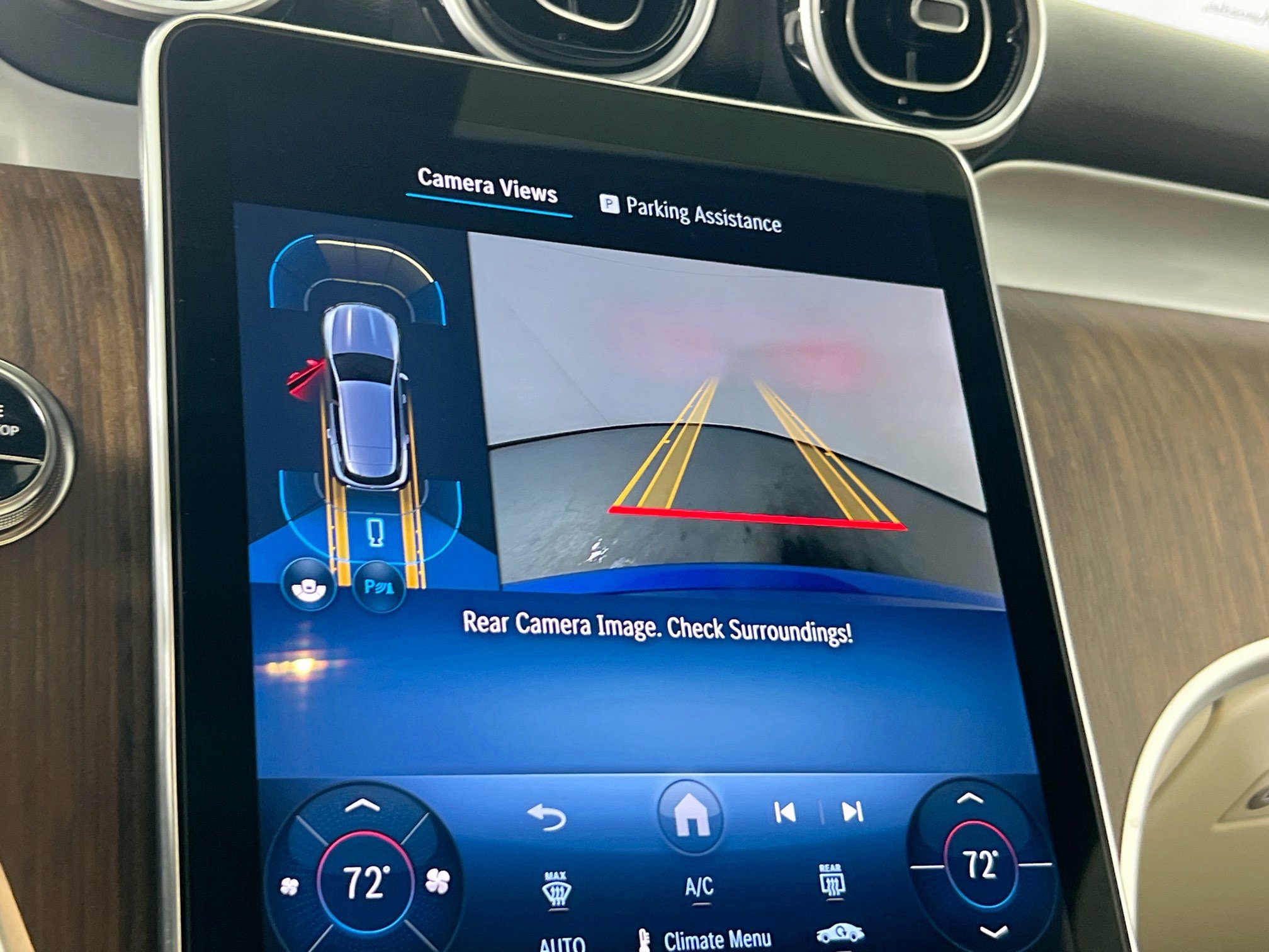 Used 2025 Mercedes-Benz GLC 300 4MATIC image 14