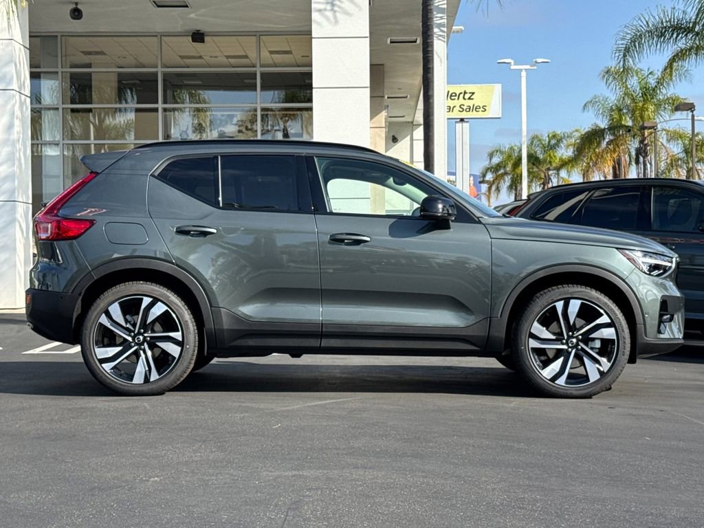 New 2026 Volvo XC40 B5 Ultra w/ Climate Package AWD/4WD image 6