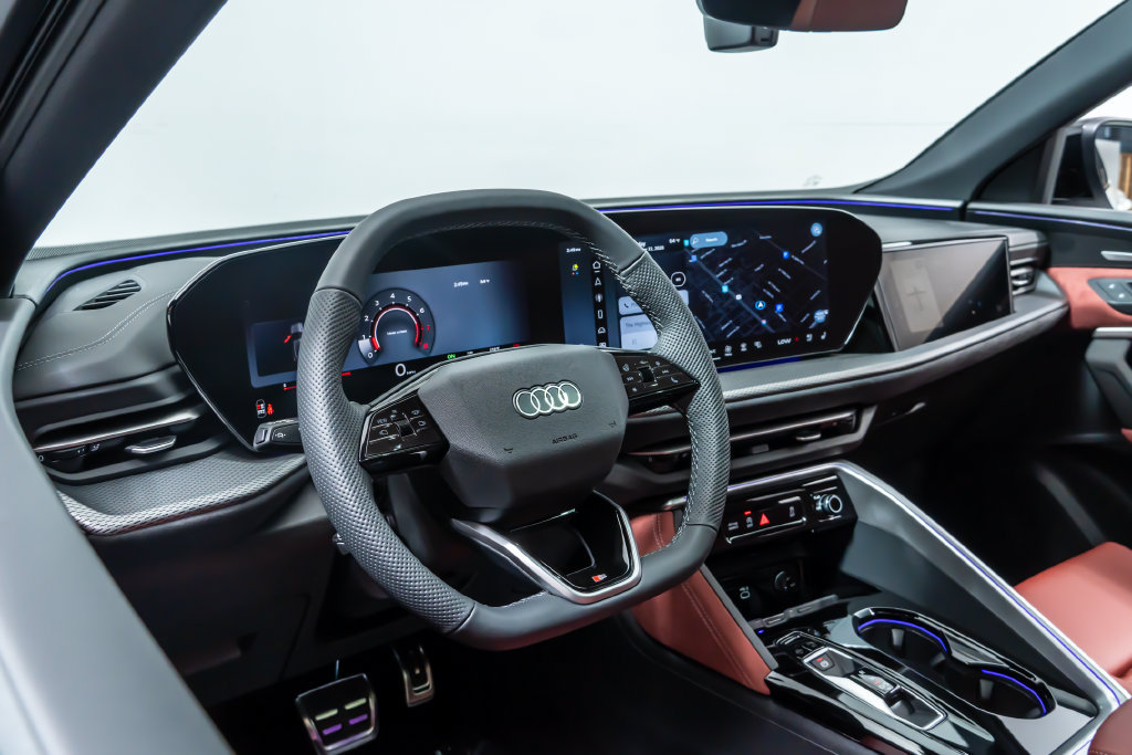 New 2026 Audi SQ5 Premium Plus AWD/4WD image 4