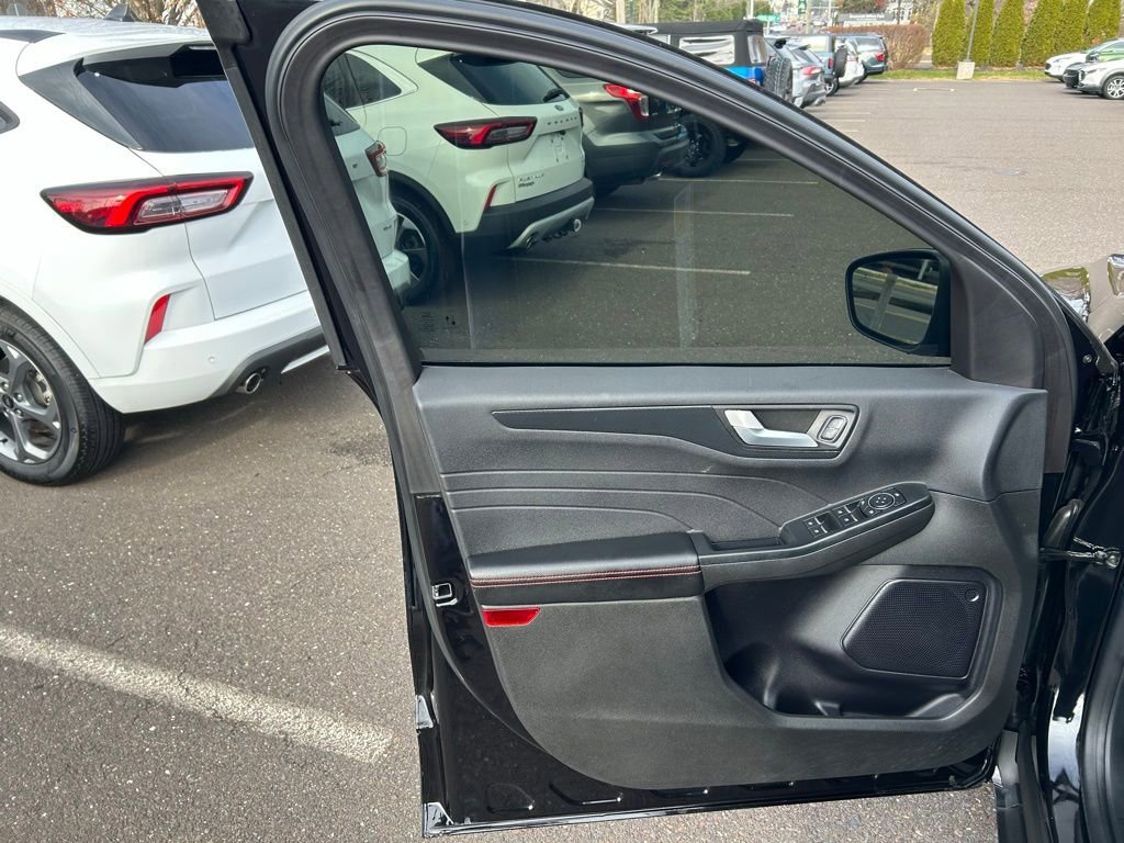 Certified 2023 Ford Escape ST-Line image 13